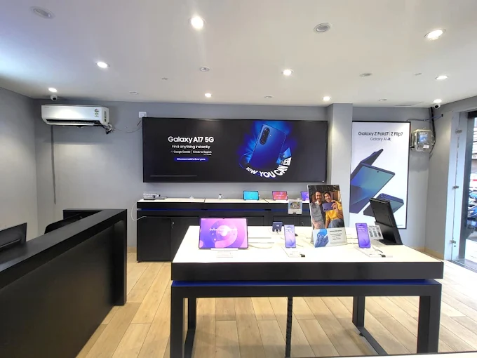 Samsung Experience Store- Model Town store image