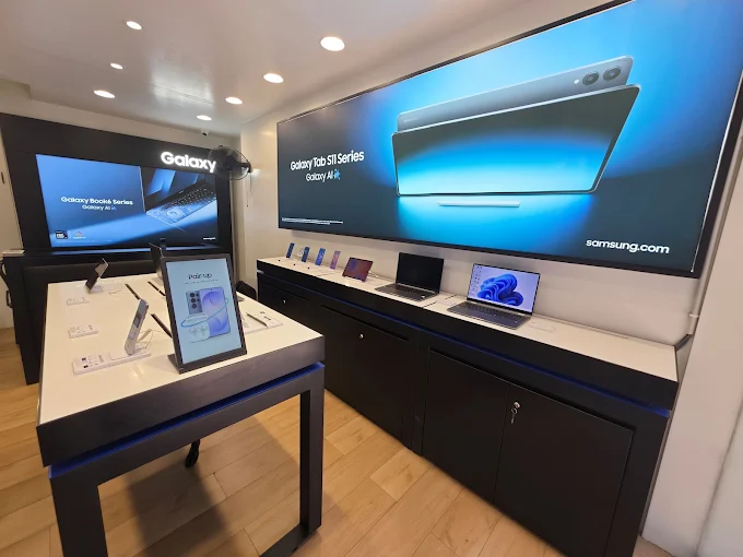 Samsung Experience Store- Jayanti Market store image 3