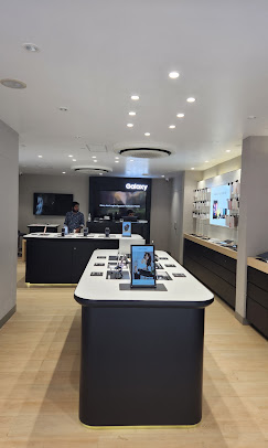 Samsung Experience Store- Kothapet store image 3