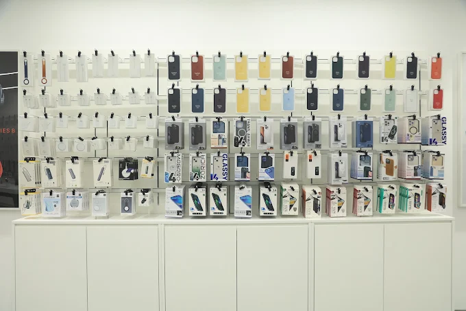 iNSPiRE- Apple Store, Annapurna Road, Indore store image 4