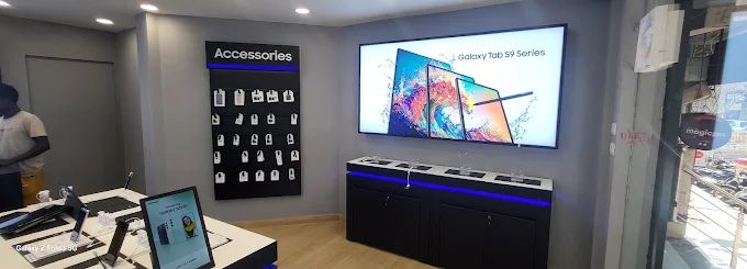 Samsung Experience Store- Mayur Vihar store image 3