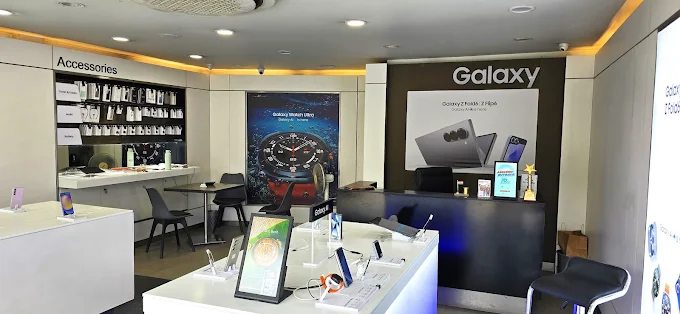 Samsung Experience Store- DD Puram,Bareilly store image 3