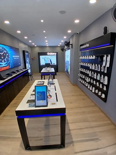 Samsung Experience Store- Sector 20C, Chandigarh store image 4