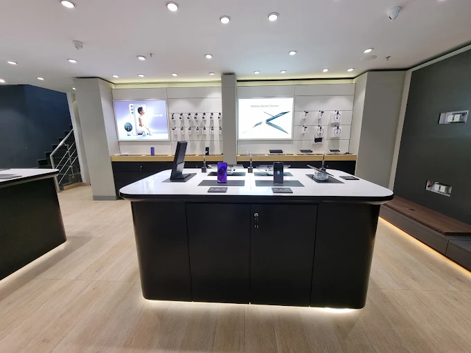 Samsung Experience Store- Sector 18, Noida store image