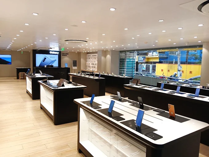 Samsung Experience Store- Basaveshwara Nagar store image 3