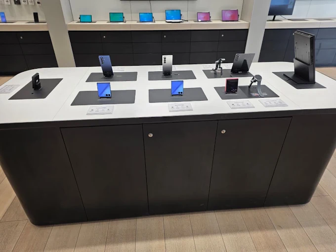 Samsung Experience Store- IBC Surat thumbnail 4