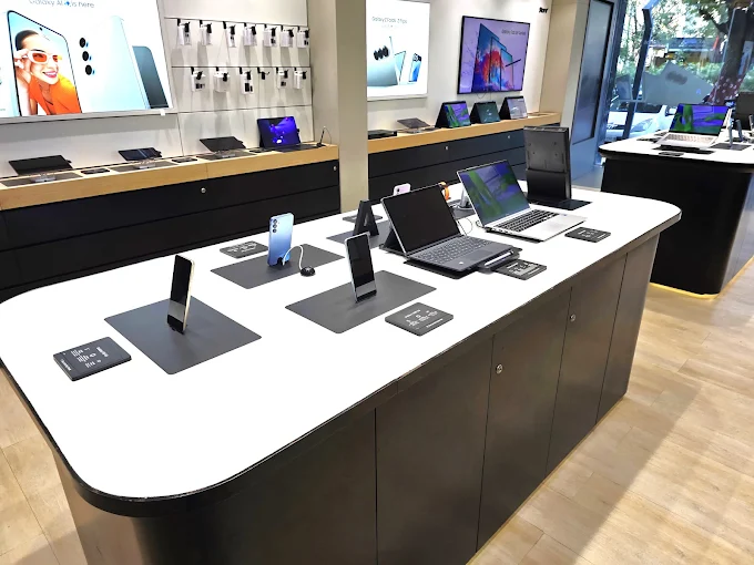 Samsung Experience Store- Navrangpura thumbnail 4