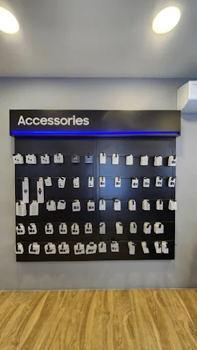 Samsung Experience Store- Charholi BK thumbnail 4