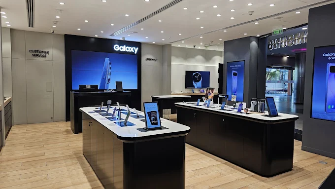 Samsung Experience Store- The Great India Place, Noida store image