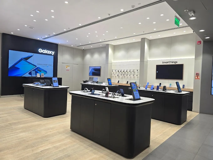 Samsung Experience Store- Gopalapura Lulu Mall store image 3