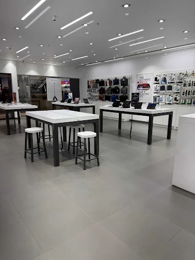 Aptronix-Apple Premium Reseller-Uppal store image 3
