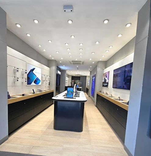 Samsung Experience Store- Lulu Mall-Lucknow store image 4