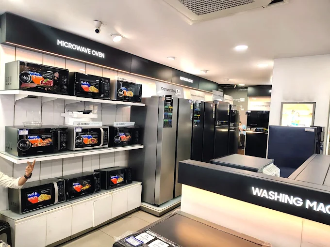 Samsung Smart Plaza - Razzle Dazzle Electronic store image 3