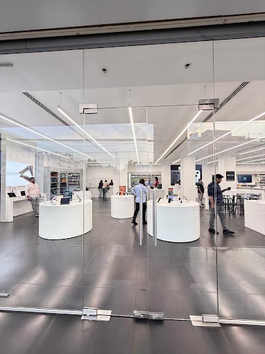 Aptronix-Apple Premium Reseller-Begumpet store image 4