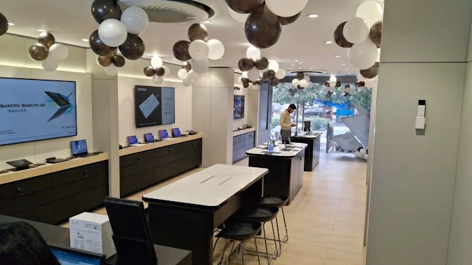 Samsung Experience Store- Rohini Sector 8 store image 3