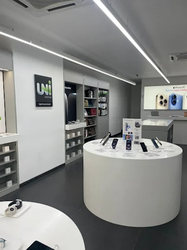 Unicorn-Apple Premium Partner-Ashram Road store image