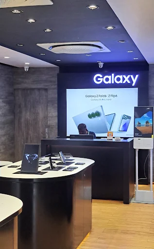 Samsung Experience Store- Astron Chowk, Rajkot store image 3