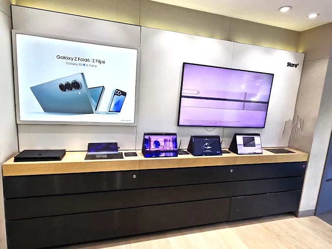 Samsung Experience Store- Navrangpura store image 4