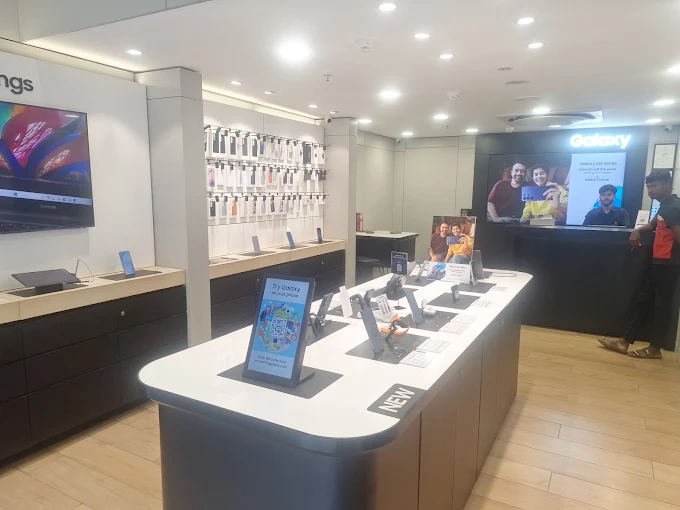 Samsung Experience Store- Wakad store image 3