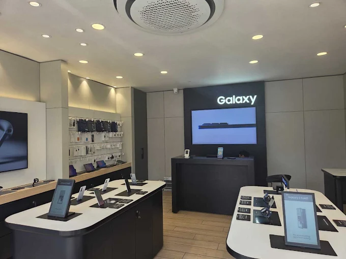 Samsung Experience Store- Rampur Garden, Bareilly store image 4