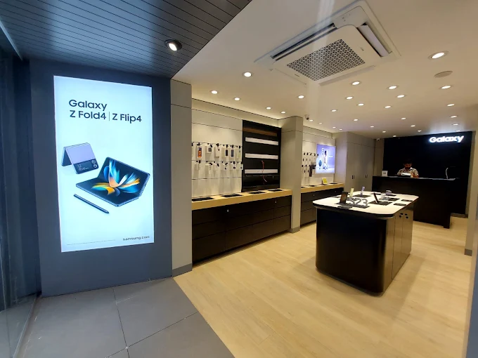 Samsung Experience Store- Motera Sangath Mall 1 store image 4