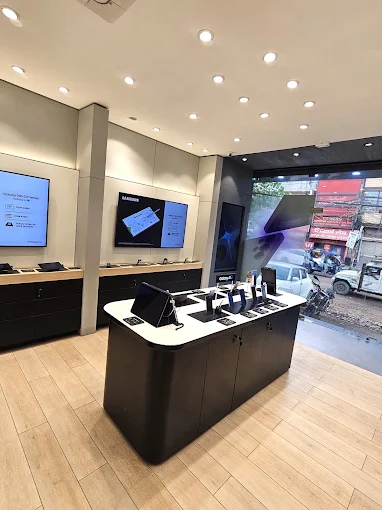 Samsung Experience Store- Nangloi store image 4