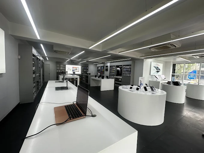 UNICORN -Apple Premium Reseller-Defence Colony store image 4