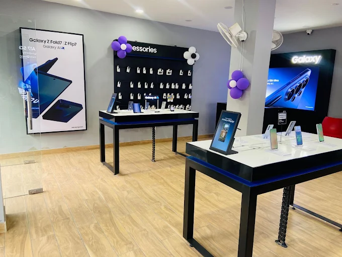 Samsung Experience Store-Kota, Ramganj Mandi store image 3