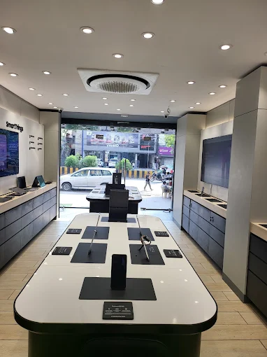 Samsung Experience Store- Samrat Ashok Nagar, Indore store image 3