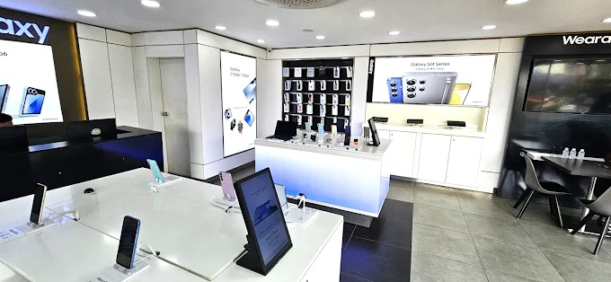 Samsung Experience Store- Mahila College Chowk, Rajkot store image 4