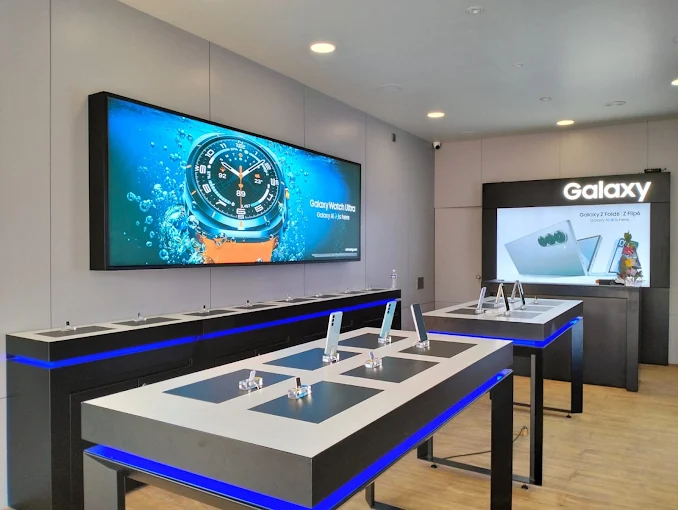 Samsung Experience Store- Old Narayangaon store image 3