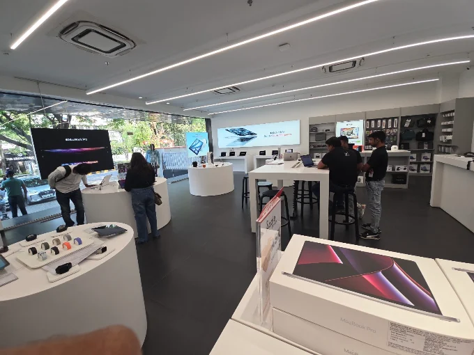iNSPiRE-Apple Premium Reseller-Shankar Nagar- Nagpur store image