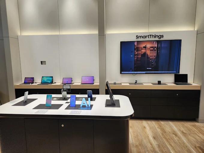 Samsung Experience Store- Pitampura store image