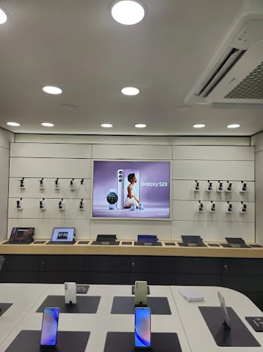 Samsung Experience Store- Sector 15, Faridabad store image 4