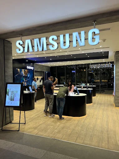 Samsung Experience Store- Shantiniketan Forum Mall store image
