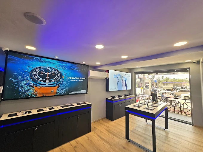 Samsung Experience Store- Loni Kalbhor store image 3