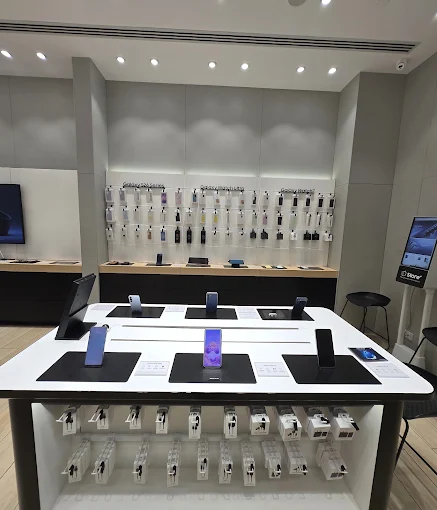 Samsung Experience Store- Kurla West thumbnail 4