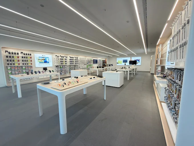 IVENUS-Apple Premium Reseller-Ghod Dod Road store image