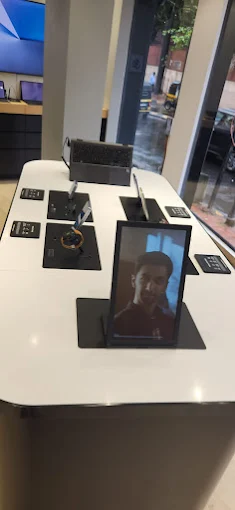 Samsung Experience Store- Bandra west store image 4