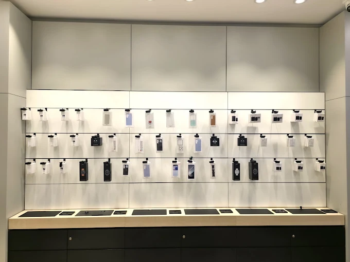 Samsung Experience Store- Sindhu Bhavan Marg thumbnail 4