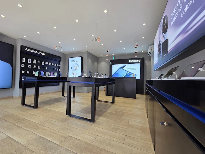 Samsung Experience Store- Khadakwasla thumbnail 4