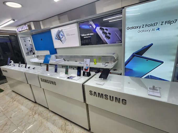 Samsung Experience Store- Banjara Hills store image 4
