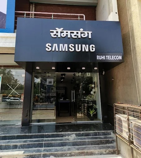 Samsung Experience Store- Kunirwadi storefront