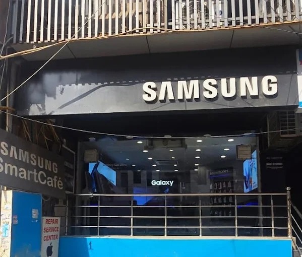 Samsung Experience Store- Mayur Vihar storefront