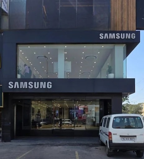 Samsung Experience Store- South Extension II storefront
