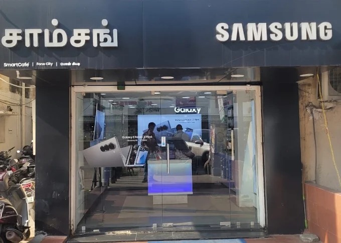 Samsung Experience Store- Anna Nagar 2nd Avenue storefront