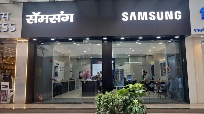Samsung Experience Store-Lower Parel Phoenix Palladium storefront