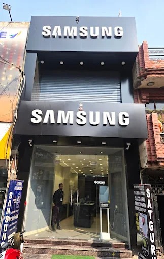 Samsung Experience Store- Shahdara storefront