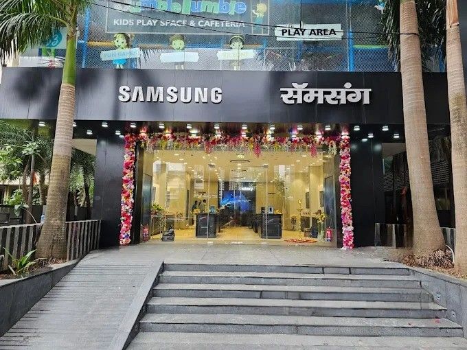 Samsung Experience Store- Andheri West storefront