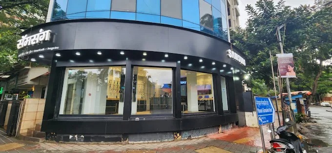 Samsung Experience Store- Bandra west storefront